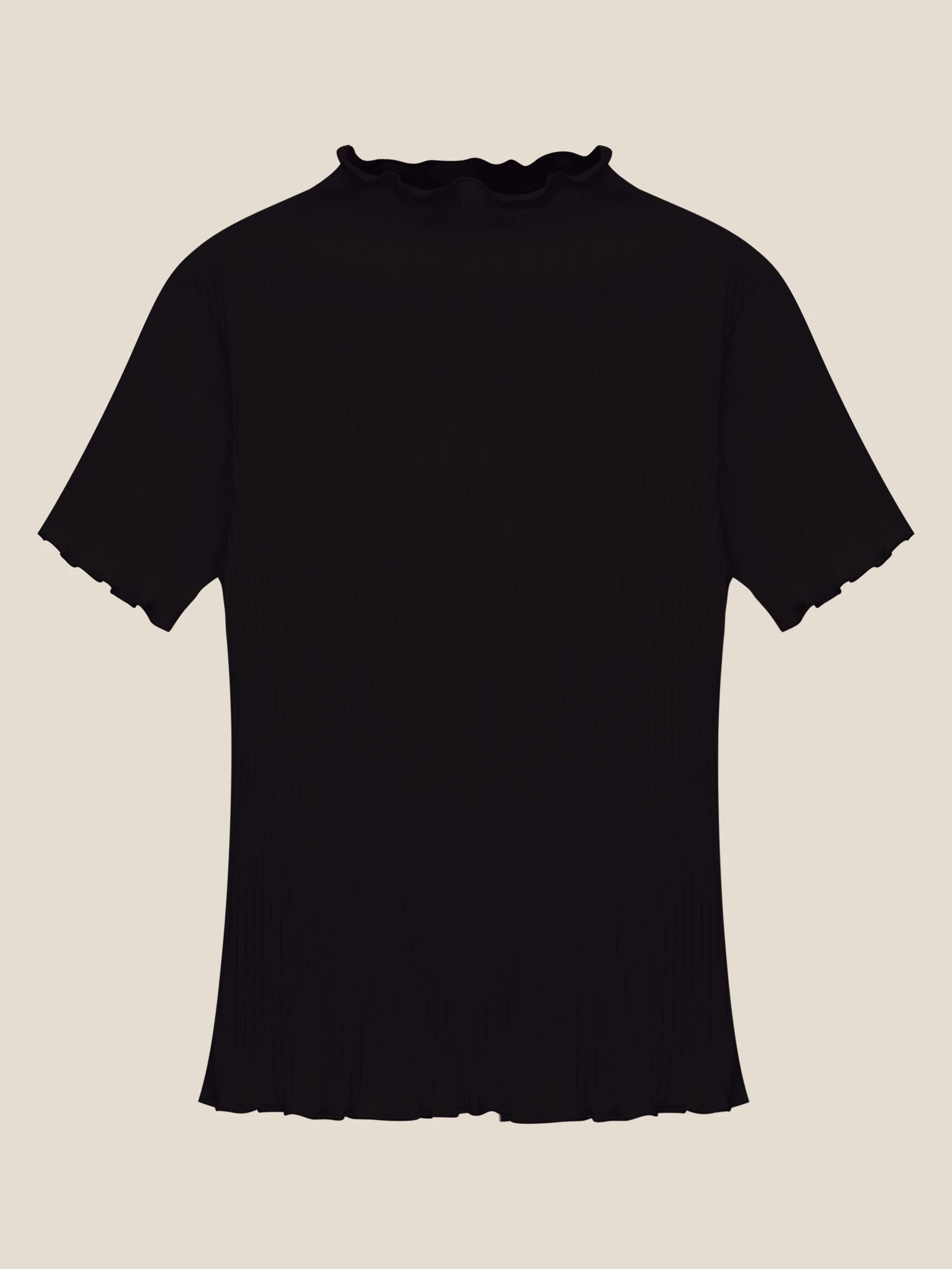 Blusa Gola Alta Verbena Preta. Compre online moda sustentável e atemporal na Minimadeia. Roupas femininas estilosas, básicas e sustentáveis. Foto produto still 01