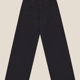 Calça Jeans Wide Leg Buriti Preta Eco Denim™. Compre online moda sustentável e atemporal na Minimadeia. Roupas femininas estilosas, básicas e sustentáveis. Foto produto still 03