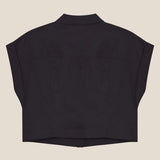 Camisa Cropped em Voil de Algodão BCI™ Begônia Azul Marinho. Compre online moda sustentável e atemporal na Minimadeia. Roupas femininas estilosas, básicas e sustentáveis. Foto produto still 02