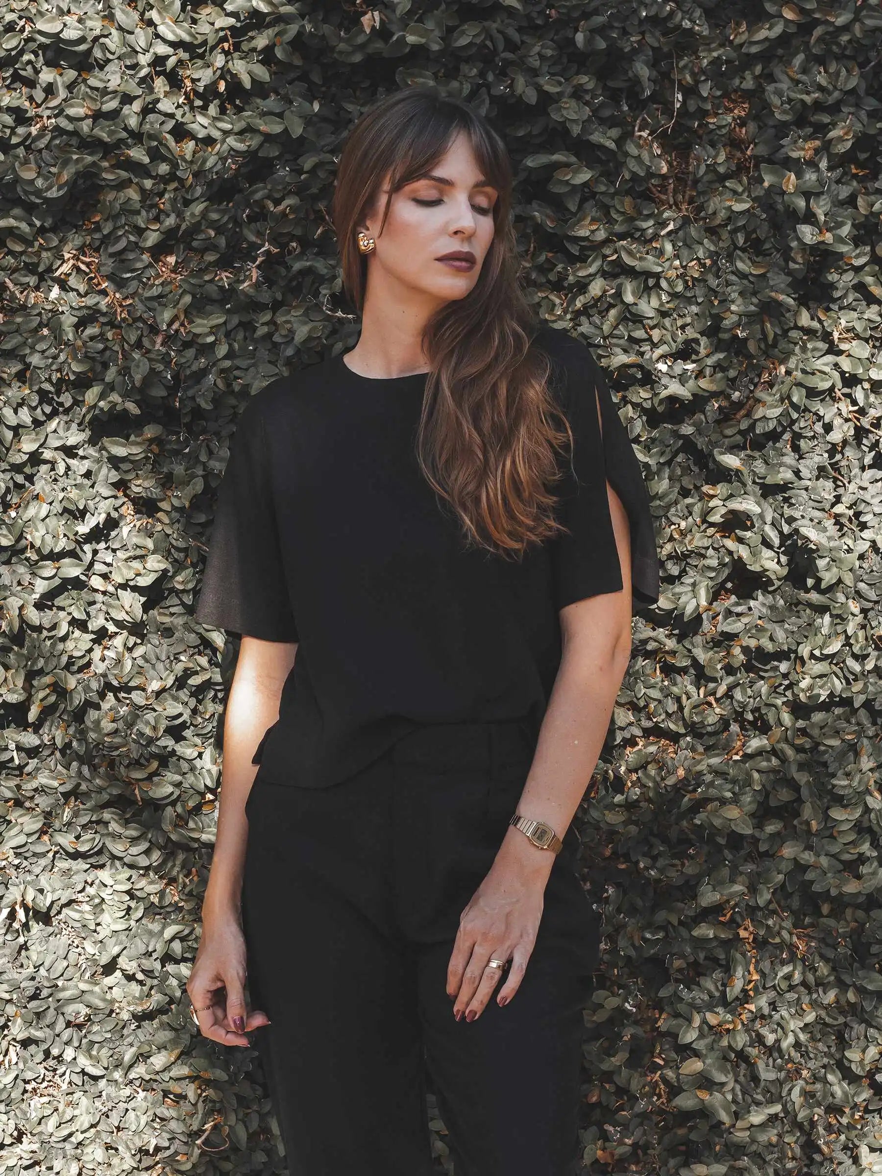 Blusa Alfaiataria Tulipa de Linho e Viscose FSC™ Preta. Compre online moda sustentável e atemporal na Minimadeia, marca slow fashion de roupas femininas. Foto produto 08