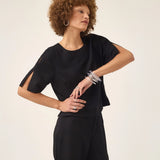 Blusa Alfaiataria Tulipa de Linho e Viscose FSC™ Preta. Compre online moda sustentável e atemporal na Minimadeia, marca slow fashion de roupas femininas. Foto produto ABR25 04