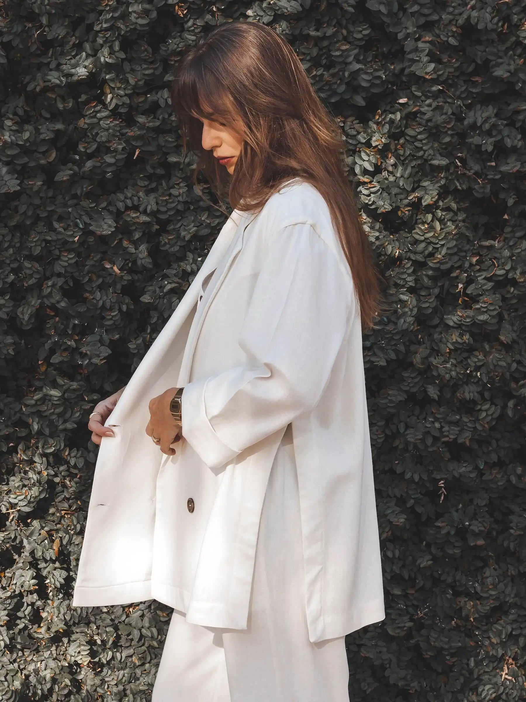 Blazer Alfaiataria Sândalo de Linho e Viscose FSC™ Branco Off White. Compre online moda sustentável e atemporal na Minimadeia, marca slow fashion de roupas femininas. Foto produto 05