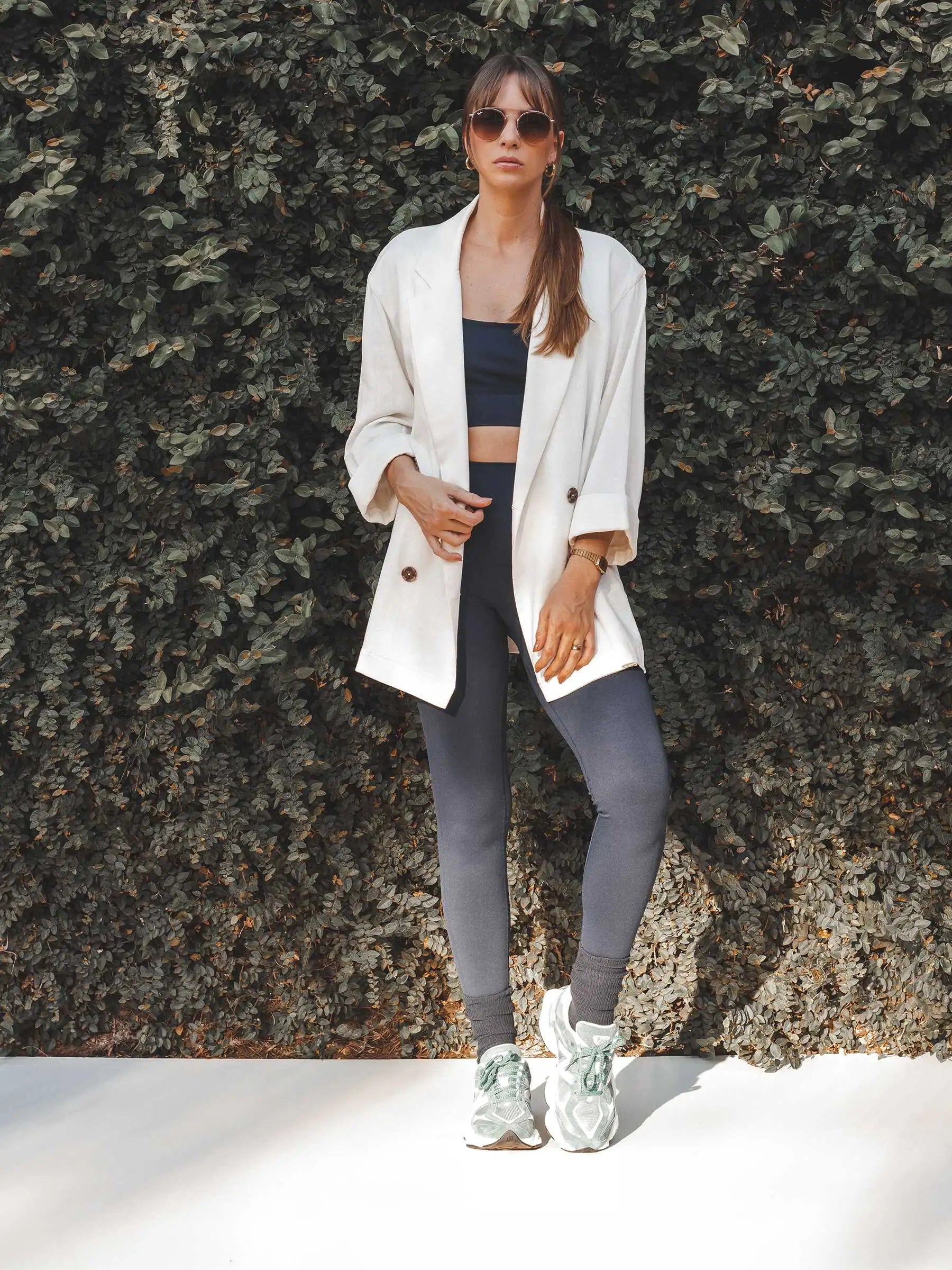 Top Flora Seamless Azul Escuro Athleisure. Compre online moda sustentável e atemporal na Minimadeia, marca slow fashion de roupas femininas. Foto produto SET25 18