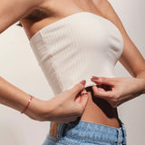 Top Faixa Canelado de Algodão Orgânico Branco Off White. Compre online moda sustentável e atemporal na Minimadeia. Roupas femininas estilosas, básicas e sustentáveis. Foto produto 02