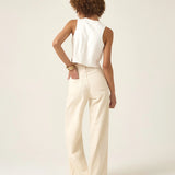 Calça Jeans Wide Leg Bege Natural Eco Denim™. Compre online moda sustentável e atemporal na Minimadeia. Roupas femininas estilosas, básicas e sustentáveis. Foto produto ABR25 05