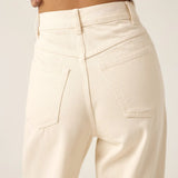Calça Jeans Wide Leg Bege Natural Eco Denim™. Compre online moda sustentável e atemporal na Minimadeia. Roupas femininas estilosas, básicas e sustentáveis. Foto produto ABR25 06