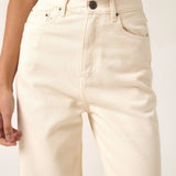 Calça Jeans Wide Leg Bege Natural Eco Denim™. Compre online moda sustentável e atemporal na Minimadeia. Roupas femininas estilosas, básicas e sustentáveis. Foto produto ABR25 07