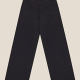 Calça Jeans Wide Leg Buriti Preta Eco Denim™. Compre online moda sustentável e atemporal na Minimadeia. Roupas femininas estilosas, básicas e sustentáveis. Foto produto still 03