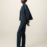 Jaqueta Jeans Oversized Andiroba Azul Escuro Eco Denim™. Compre online moda sustentável e atemporal na Minimadeia. Roupas femininas estilosas, básicas e sustentáveis. Foto produto JUN26 02