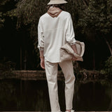 Camisa Oversized de Linho Cupuaçu Branca Off White. Compre online moda sustentável e atemporal na Minimadeia. Roupas femininas estilosas, básicas e sustentáveis. Foto produto SET26 02