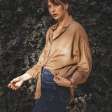 Camisa Oversized Cupuaçu de Linho e Viscose FSC™ Marrom Claro. Compre online moda sustentável e atemporal na Minimadeia, marca slow fashion de roupas femininas sustentáveis. Foto produto MAI25 10