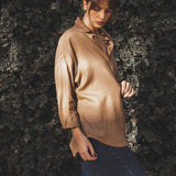 Camisa Oversized Cupuaçu de Linho e Viscose FSC™ Marrom Claro. Compre online moda sustentável e atemporal na Minimadeia, marca slow fashion de roupas femininas sustentáveis. Foto produto MAI25 13