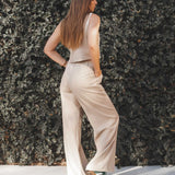 Calça Alfaiataria Pantalona Graviola de Linho e Viscose FSC™ Bege Claro. Compre online moda sustentável e atemporal na Minimadeia, marca slow fashion de roupas femininas. Foto produto JUL25 13