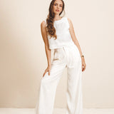Calça Pantalona de Alfaiataria em Linho e Viscose FSC™ Branca. Compre online moda sustentável e atemporal na Minimadeia. Roupas femininas estilosas, básicas e sustentáveis. Foto produto 02