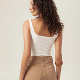 Regata Dupla Orquídea de Viscose FSC™ Branca Essencial 365. Compre online moda sustentável e atemporal na Minimadeia, marca slow fashion de roupas femininas. Foto produto MAR26 04