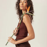 Regata Dupla Orquídea de Viscose FSC™ Marrom Escuro Essencial 365. Compre online moda sustentável e atemporal na Minimadeia, marca slow fashion de roupas femininas. Foto produto MAR26 08