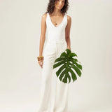 Body Decote V Papoula de Viscose FSC™ Branco Essencial 365. Compre online moda sustentável e atemporal na Minimadeia, marca slow fashion de roupas femininas. Foto produto MAR26 04