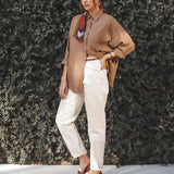 Calça Jeans Mom Jequitibá Bege Eco Denim™. Compre online moda sustentável e atemporal na Minimadeia, marca slow fashion de roupas femininas. Foto produto JUL25 08