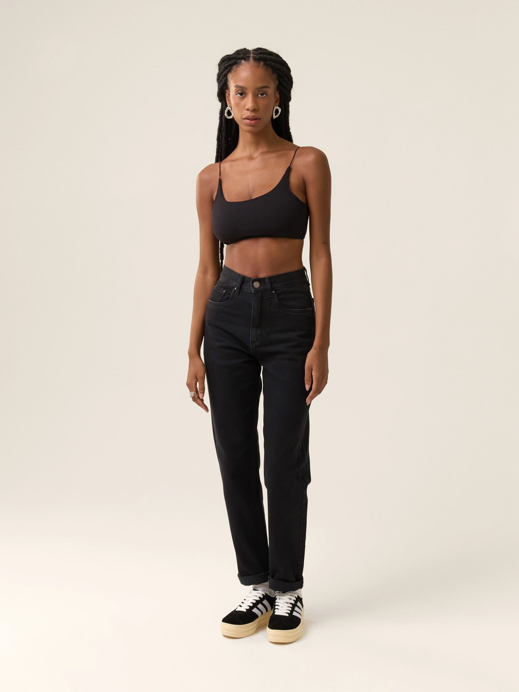 Calça Jeans Mom Jequitibá Preta Eco Denim™ – MINIMADEIA