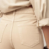 Calça Jeans Reta Araçá Bege Claro Eco Denim™. Compre online moda sustentável e atemporal na Minimadeia, marca slow fashion de roupas femininas. Foto produto MAR26 11