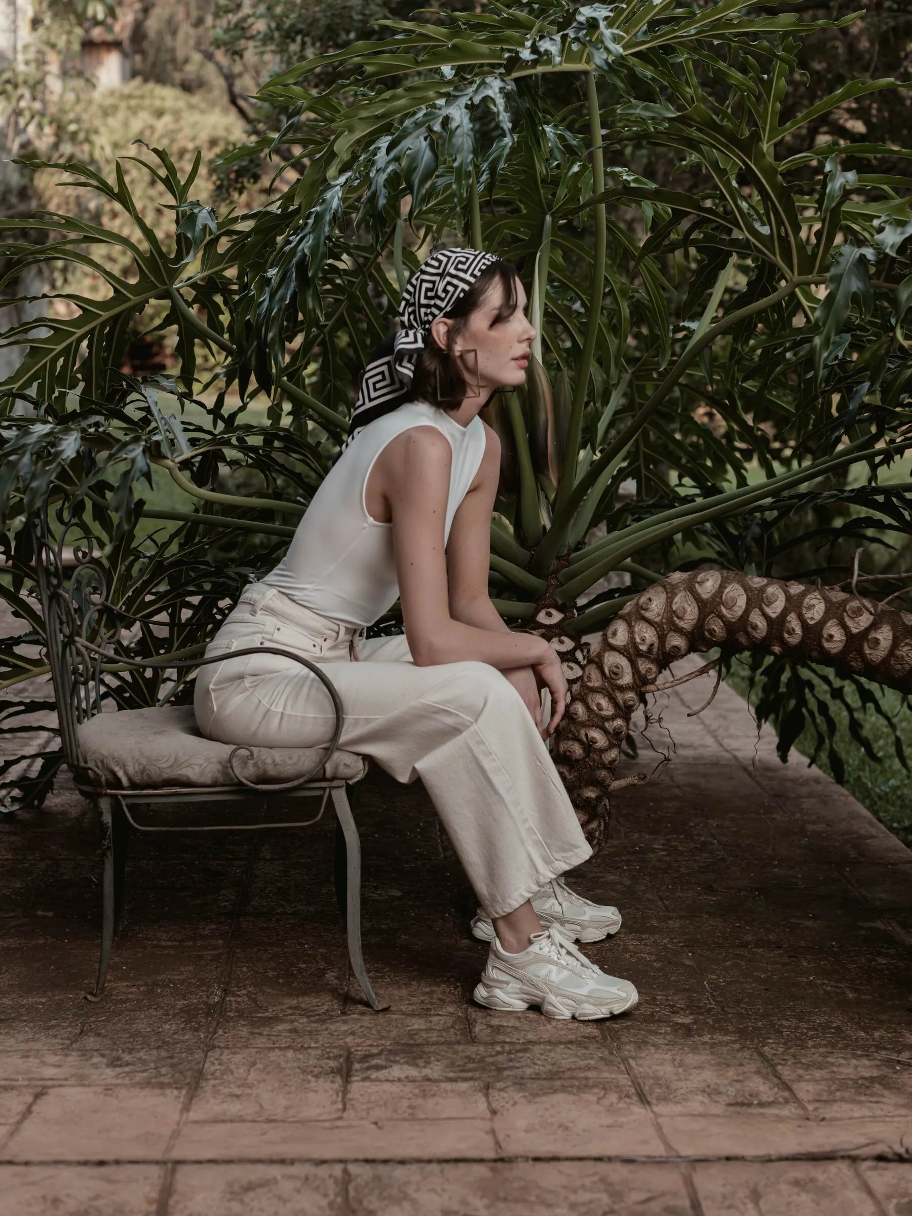Calça Jeans Reta Araçá Bege Eco Denim™. Compre online moda sustentável e atemporal na Minimadeia. Roupas femininas estilosas, básicas e sustentáveis. Foto produto SET26 01