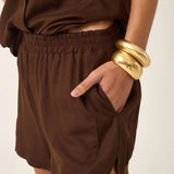 Shorts Boxer Jambo de Linho e Viscose FSC™ Marrom Escuro. Compre online moda sustentável e atemporal na Minimadeia, marca slow fashion de roupas femininas. Foto produto ABR25 06