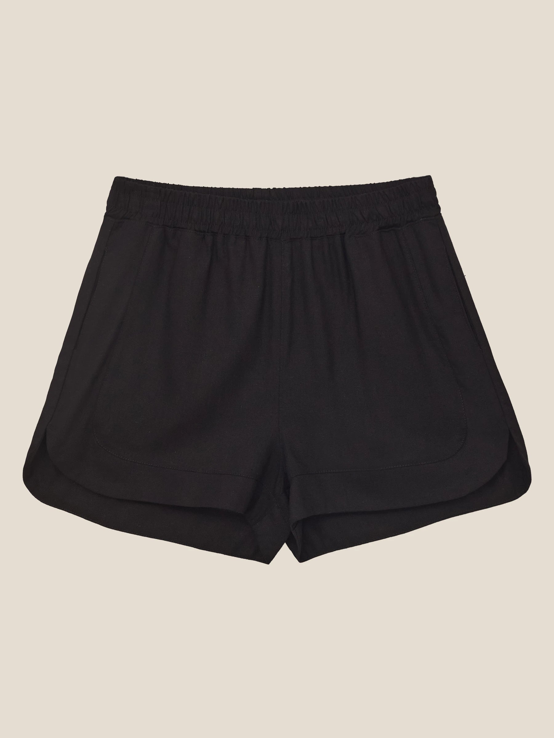 Shorts Alfaiataria Boxer de Linho e Viscose FSC™ Jambo Preto. Compre online moda sustentável e atemporal na Minimadeia. Roupas femininas estilosas, básicas e sustentáveis. Foto produto still 01