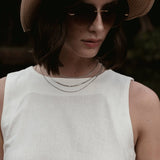 Regata de Linho e Viscose FSC™ Angico Branca Off White. Compre online moda sustentável e atemporal na Minimadeia. Roupas femininas estilosas, básicas e sustentáveis. Foto produto SET26 07