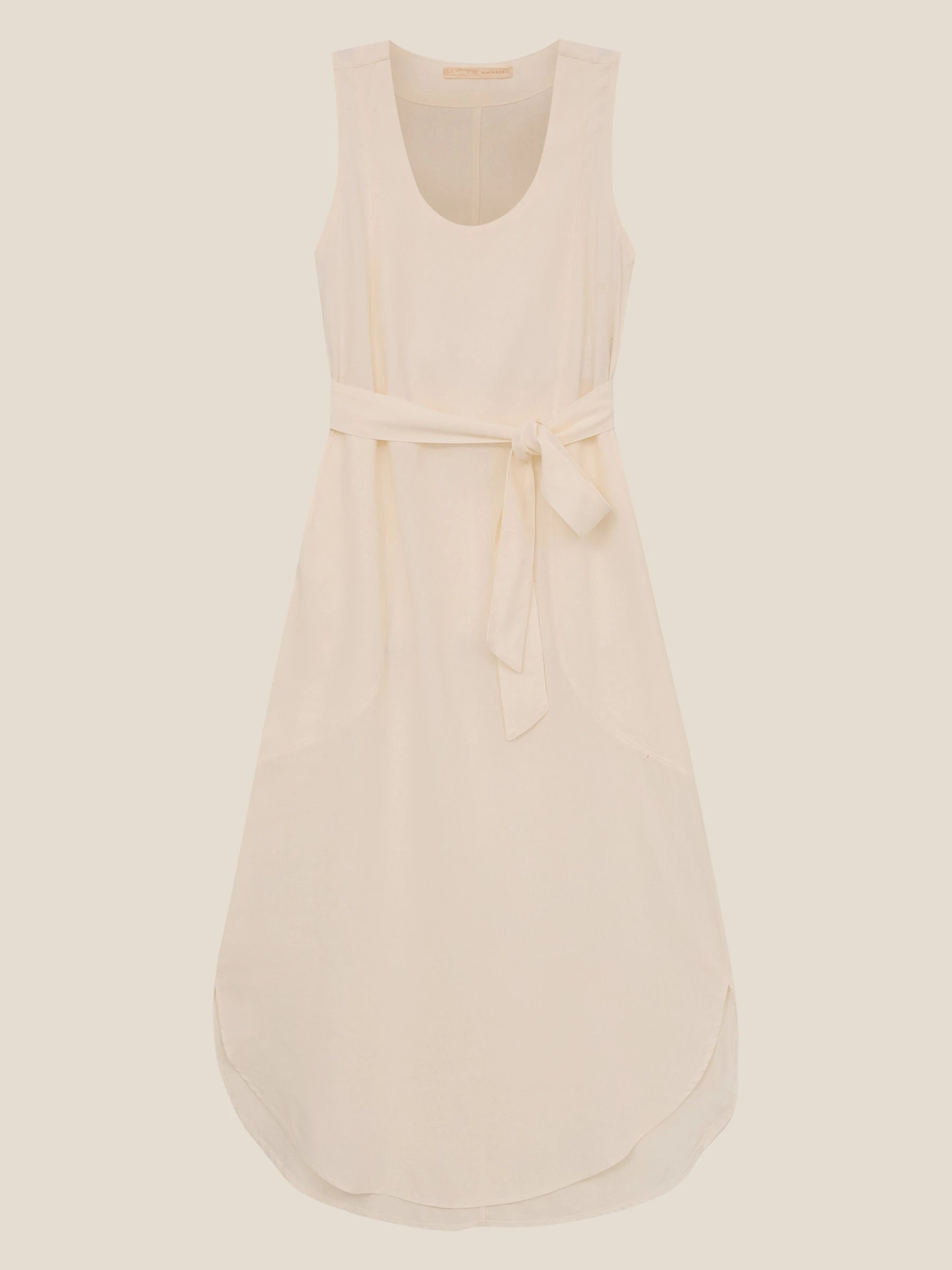 Vestido Midi em Linho & Viscose FSC™ Gabiroba Branco Off White. Compre online moda sustentável e atemporal na Minimadeia. Roupas femininas estilosas, básicas e sustentáveis. Foto produto still 01