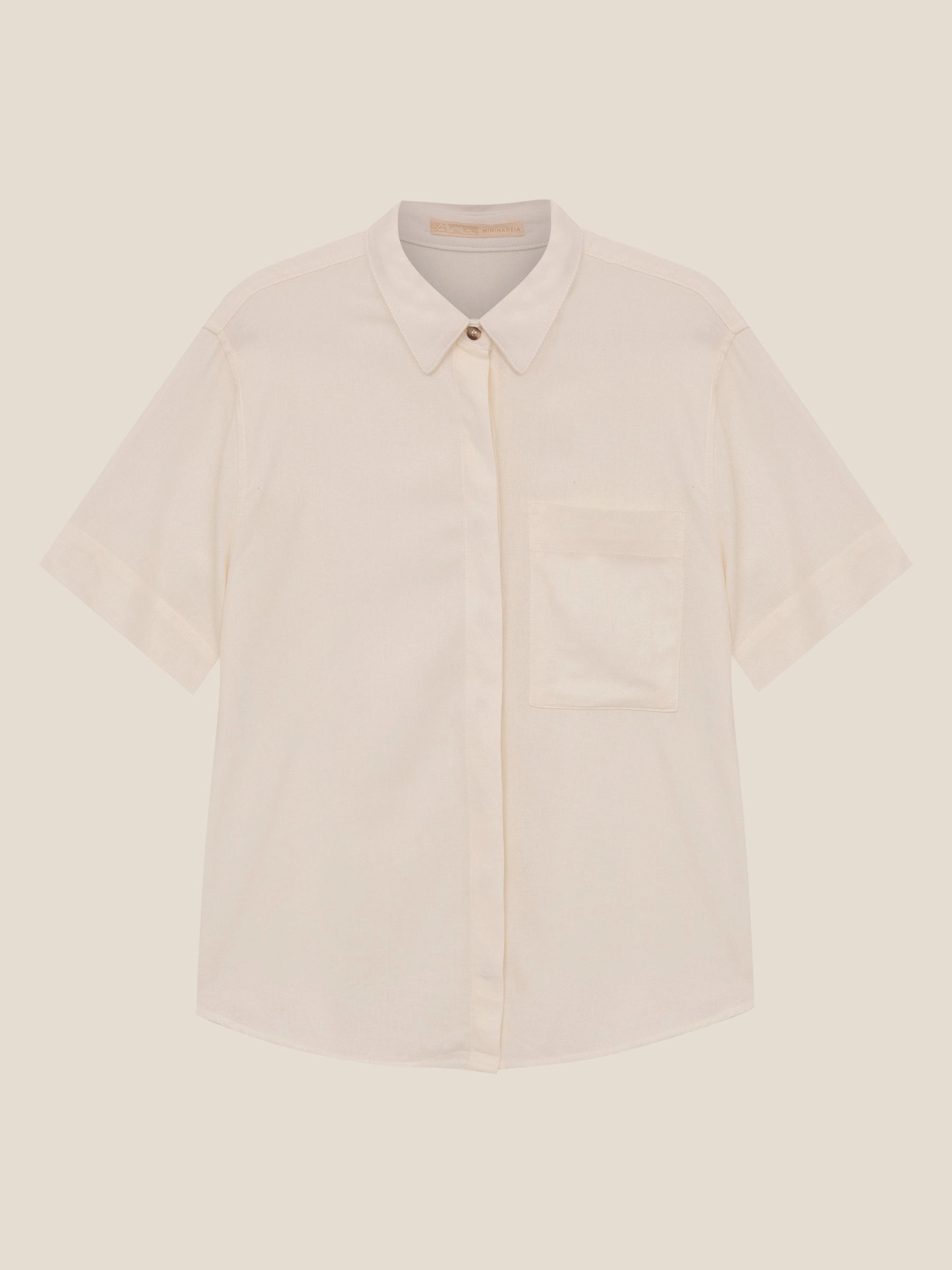 Camisa Manga Curta de Linho e Viscose FSC™ Jambo Branca Off White. Compre online moda sustentável e atemporal na Minimadeia. Roupas femininas estilosas, básicas e sustentáveis. Foto produto still 01