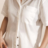 Camisa Manga Curta de Linho e Viscose FSC™ Branca Off White. Compre online moda sustentável e atemporal na Minimadeia. Roupas femininas estilosas, básicas e sustentáveis. Foto produto 07