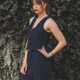 Colete Alfaiataria Calêndula de Linho e Viscose FSC™ Azul Escuro. Compre online moda sustentável e atemporal na Minimadeia, marca slow fashion de roupas femininas. Foto produto SET25 06