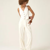 Calça Alfaiataria Reta Petúnia em Linho e Viscose FSC™ Branca Off White. Compre online moda sustentável e atemporal na Minimadeia, marca slow fashion de roupas femininas. Foto produto ABR25 02