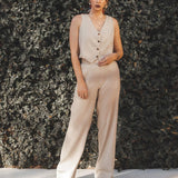 Colete Alfaiataria Calêndula de Linho e Viscose FSC™ Bege Claro. Compre online moda sustentável e atemporal na Minimadeia, marca slow fashion de roupas femininas. Foto produto JUL25 05