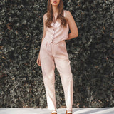 Blazer Alfaiataria Sândalo de Linho e Viscose FSC™ Rosa Claro. Compre online moda sustentável e atemporal na Minimadeia, marca slow fashion de roupas femininas. Foto produto AGO25 03