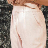 Blazer Alfaiataria Sândalo de Linho e Viscose FSC™ Rosa Claro. Compre online moda sustentável e atemporal na Minimadeia, marca slow fashion de roupas femininas. Foto produto AGO25 11