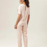 Calça Alfaiataria Slouchy Íris de Linho e Viscose FSC™ Rosa Claro. Compre online moda sustentável e atemporal na Minimadeia, marca slow fashion de roupas femininas. Foto produto MAR26 03