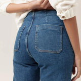 Calça Jeans Reta Mandacaru Azul Médio Eco Denim™. Compre online moda sustentável e atemporal na Minimadeia, marca slow fashion de roupas femininas. Foto produto MAR26 05