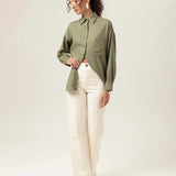 Calça Jeans Reta Mandacaru Bege Eco Denim™. Compre online moda sustentável e atemporal na Minimadeia, marca slow fashion de roupas femininas. Foto produto MAR26 03