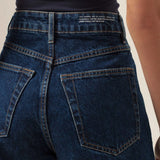 Calça Jeans Balloon Baobá Azul Escuro Eco Denim™. Compre online moda sustentável e atemporal na Minimadeia, marca slow fashion de roupas femininas. Foto produto MAR26 05