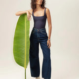 Calça Jeans Balloon Baobá Azul Escuro Eco Denim™. Compre online moda sustentável e atemporal na Minimadeia, marca slow fashion de roupas femininas. Foto produto MAR26 10