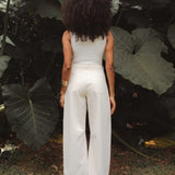 Calça Jeans Balloon Baobá Bege Eco Denim™. Compre online moda sustentável e atemporal na Minimadeia, marca slow fashion de roupas femininas. Foto produto DEZ25 04