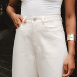 Calça Jeans Balloon Baobá Bege Eco Denim™. Compre online moda sustentável e atemporal na Minimadeia, marca slow fashion de roupas femininas. Foto produto DEZ25 05