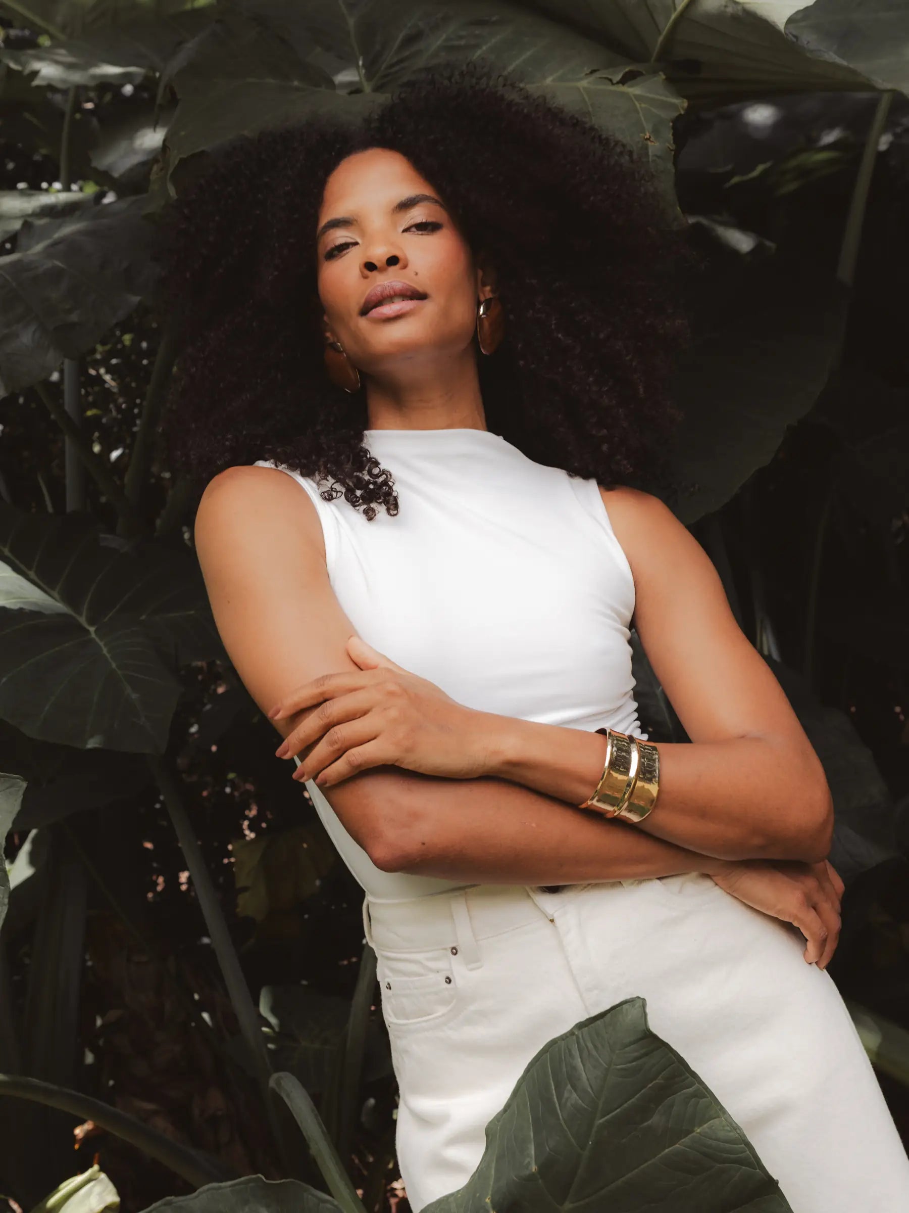 Calça Jeans Balloon Baobá Bege Eco Denim™. Compre online moda sustentável e atemporal na Minimadeia, marca slow fashion de roupas femininas. Foto produto DEZ25 07