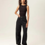 Calça Jeans Balloon Baobá Preta Eco Denim™. Compre online moda sustentável e atemporal na Minimadeia, marca slow fashion de roupas femininas. Foto produto MAR26 01