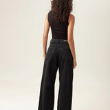 Calça Jeans Balloon Baobá Preta Eco Denim™. Compre online moda sustentável e atemporal na Minimadeia, marca slow fashion de roupas femininas. Foto produto MAR26 07