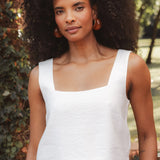 Blusa Alfaiataria Jasmim de Viscose FSC™ Branca Off White. Compre online moda sustentável e atemporal na Minimadeia, marca slow fashion de roupas femininas. Foto produto DEZ25 01