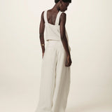 Blusa Alfaiataria Jasmim de Viscose FSC™ Branca Off White. Compre online moda sustentável e atemporal na Minimadeia, marca slow fashion de roupas femininas. Foto produto JUN26 01