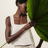 Blusa Alfaiataria Jasmim de Viscose FSC™ Branca Off White. Compre online moda sustentável e atemporal na Minimadeia, marca slow fashion de roupas femininas. Foto produto JUN26 09