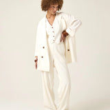 Blazer Alfaiataria Sândalo de Linho e Viscose FSC™ Branco Off White. Compre online moda sustentável e atemporal na Minimadeia, marca slow fashion de roupas femininas. Foto produto ABR25 02